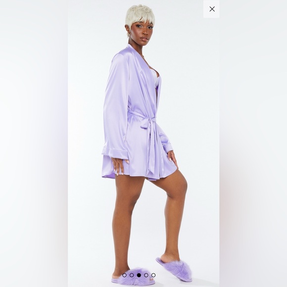 NWT Savage X Fenty Lavender Purple Satin Robe with Lace Lightening Bolt 2x/3x - Picture 5 of 11